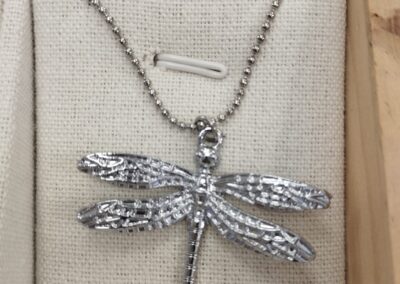 Colgante de plata libélula